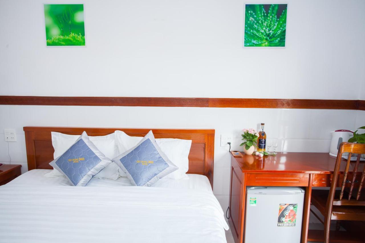Thy Hung Legacy Hotel Туй Хоа Екстериор снимка